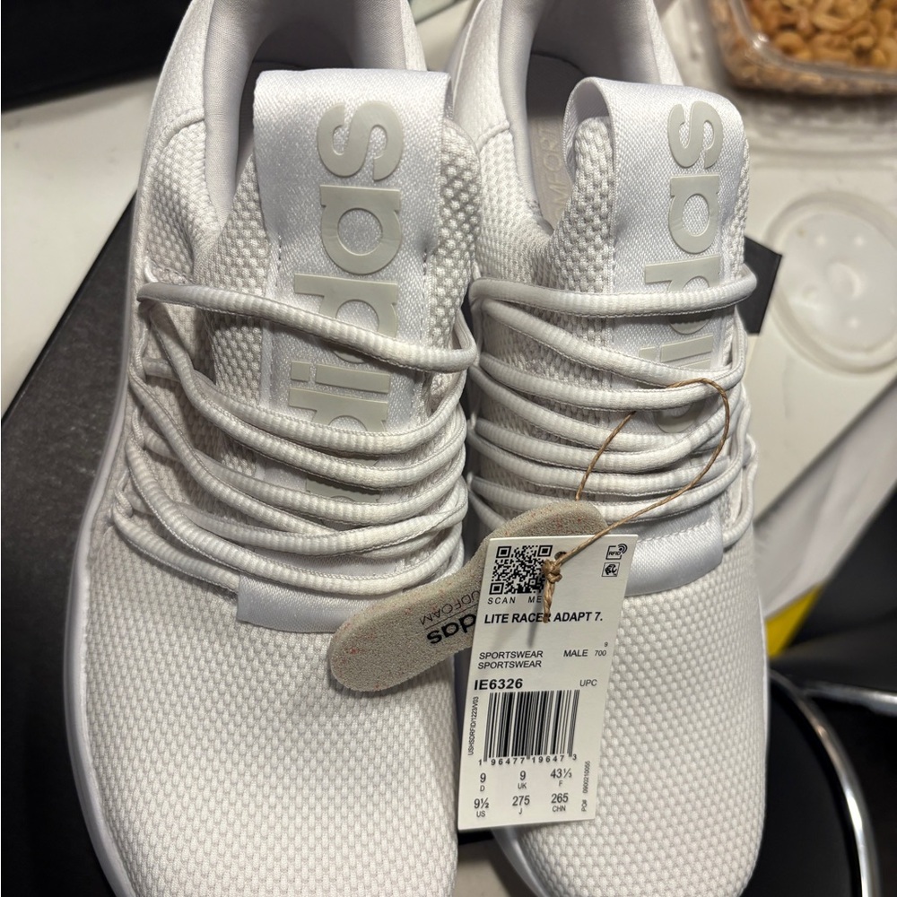 Brand New Authentic Men’s Adidas Lite Racer Adapt 7.0 Size 9.5